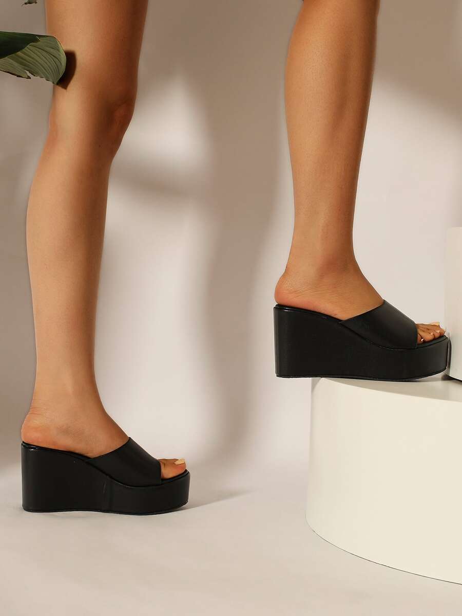 Noir Wedge Slides™