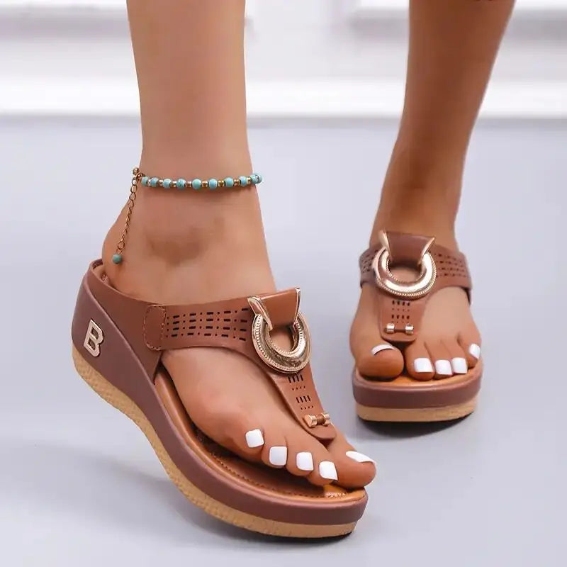 Ring Wedge Sandals™
