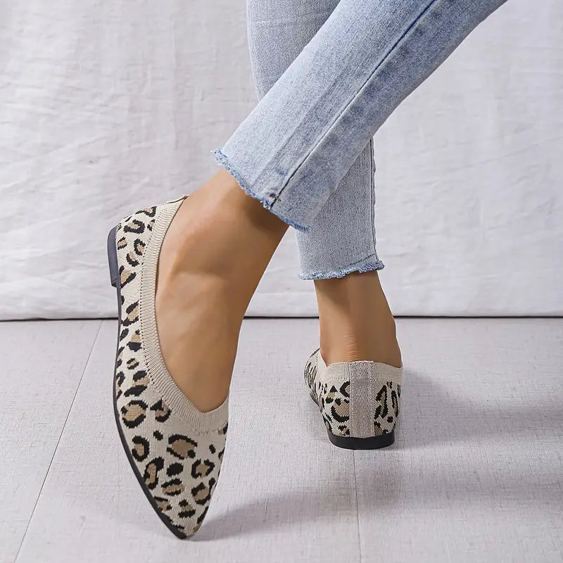 Zebby Leopard Pointed Flat™