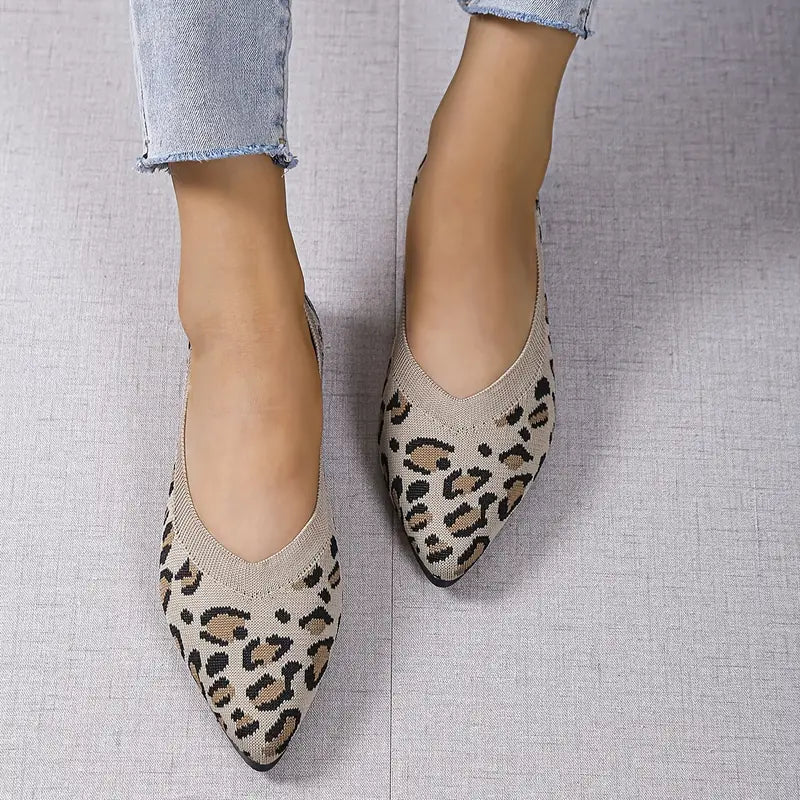 Zebby Leopard Pointed Flat™