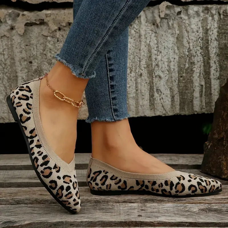 Zebby Leopard Pointed Flat™