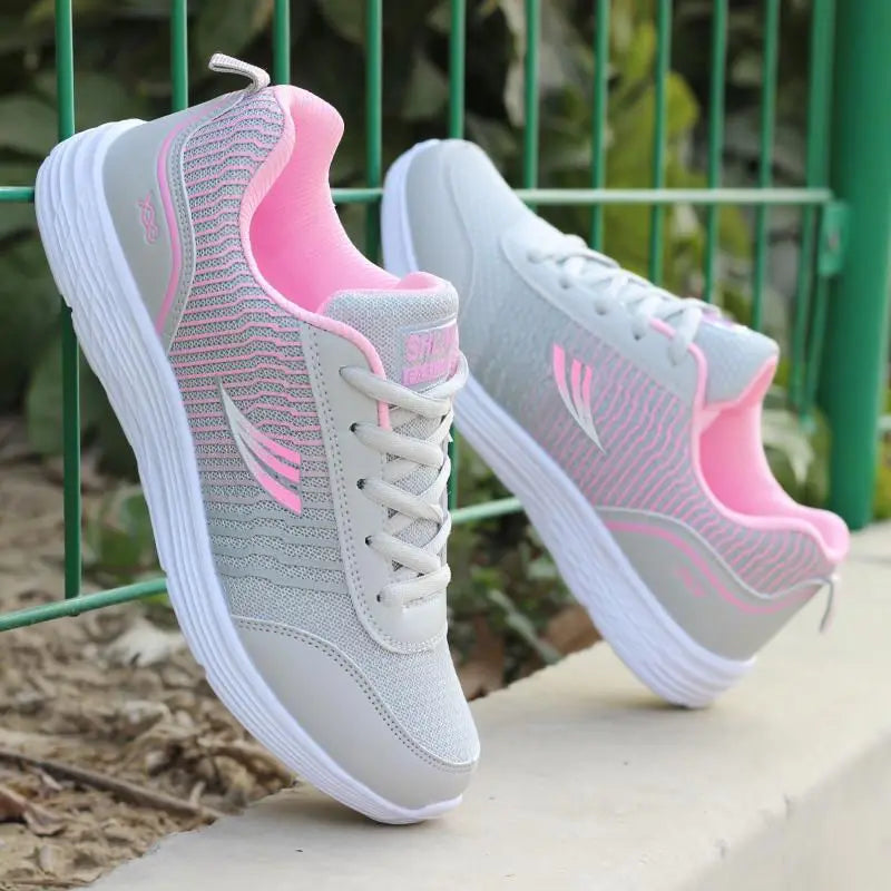 Claudia Sprint Sneakers™