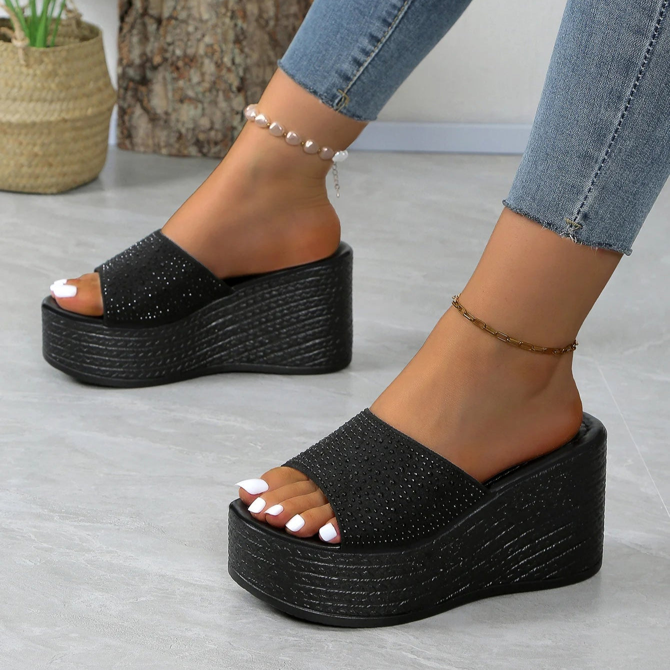 Lucinda Gloss Sandals™
