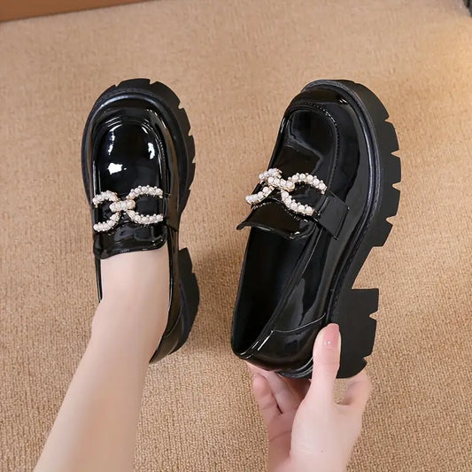 Pearl Chain Glossy Loafers™