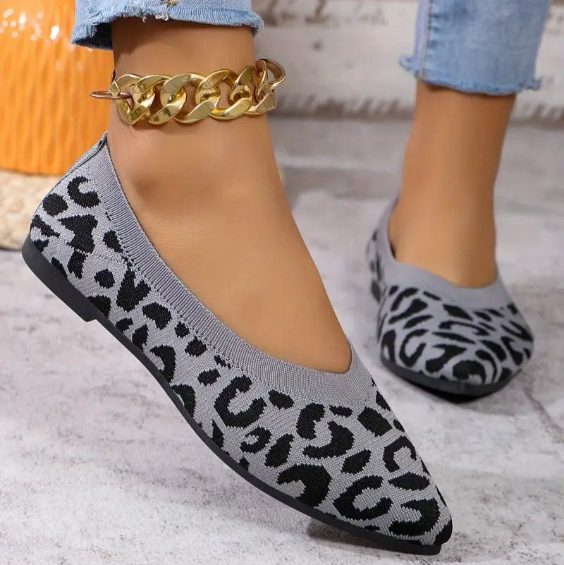 Zebby Leopard Pointed Flat™
