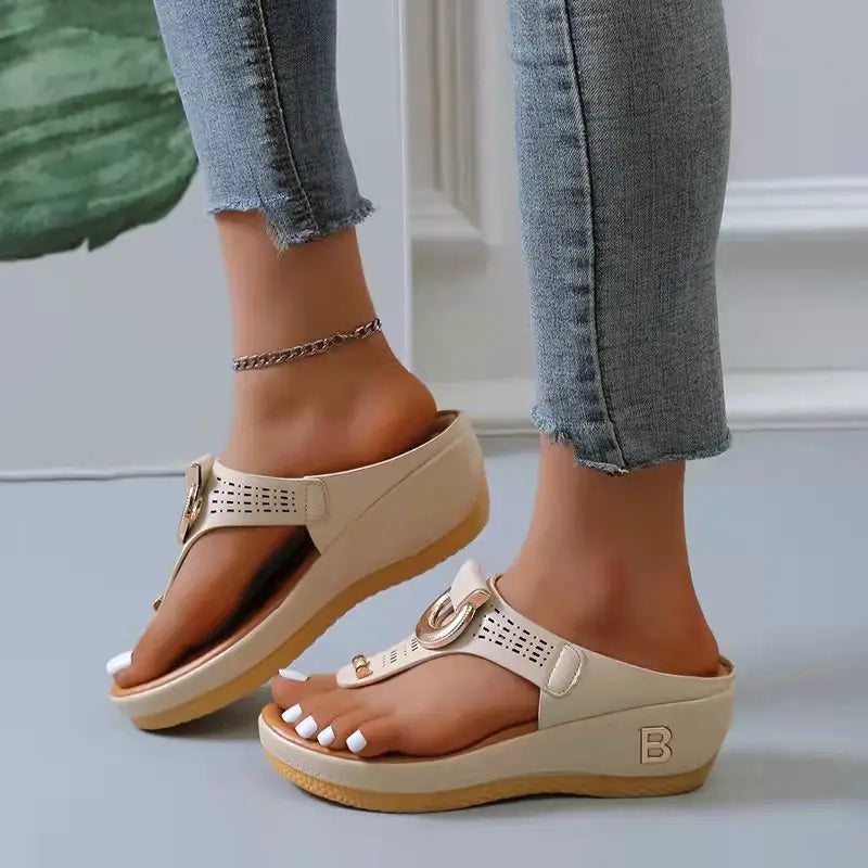 Ring Wedge Sandals™