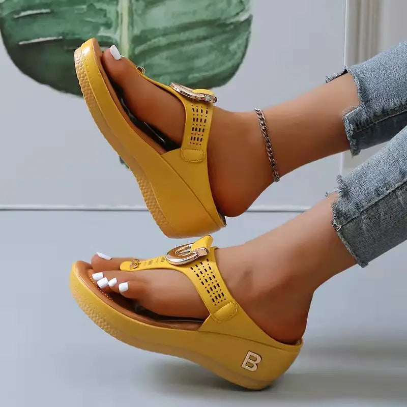 Ring Wedge Sandals™