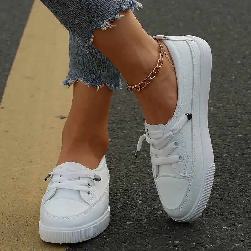 Daphne Lace Sneakers™