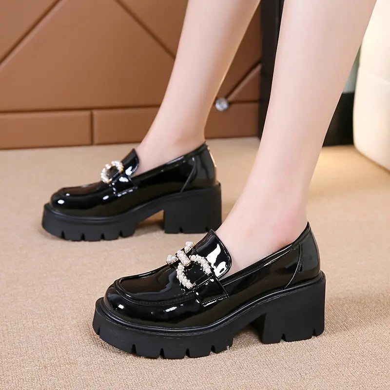 Pearl Chain Glossy Loafers™