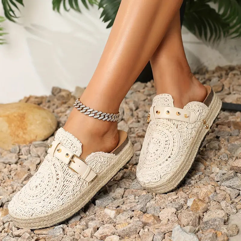 Geely Lace Wooden Clogs™
